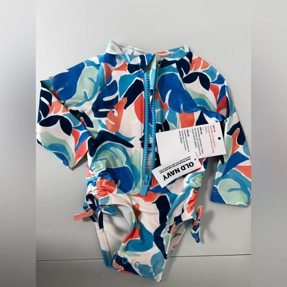 OLD NAVY BABY SWIMSUIT SIZE 0-3M